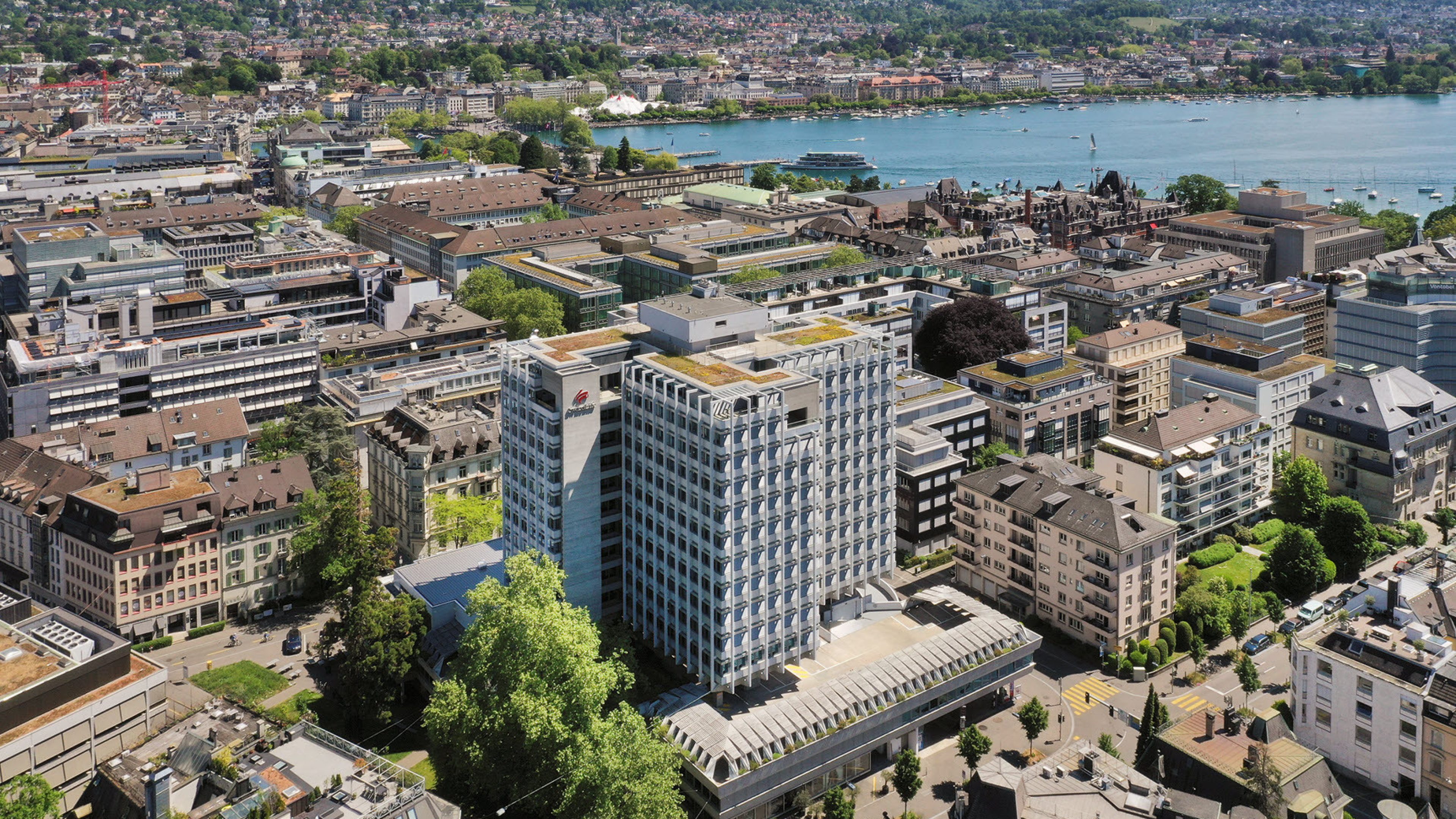A photo of the Swiss Life  Hochhaus zur Palme skyscraper in Zurich.